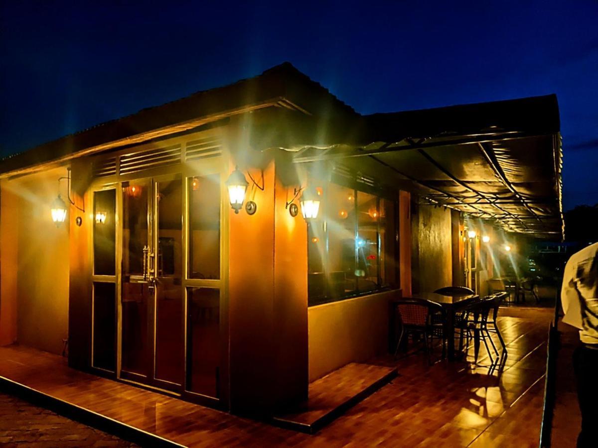 Peniel Beach Hotel Энтеббе Экстерьер фото