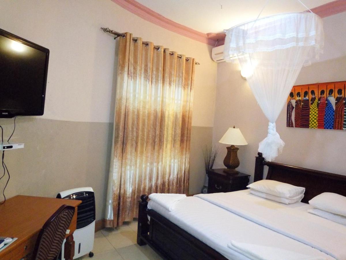 Peniel Beach Hotel Энтеббе Экстерьер фото