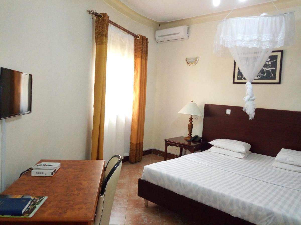 Peniel Beach Hotel Энтеббе Экстерьер фото